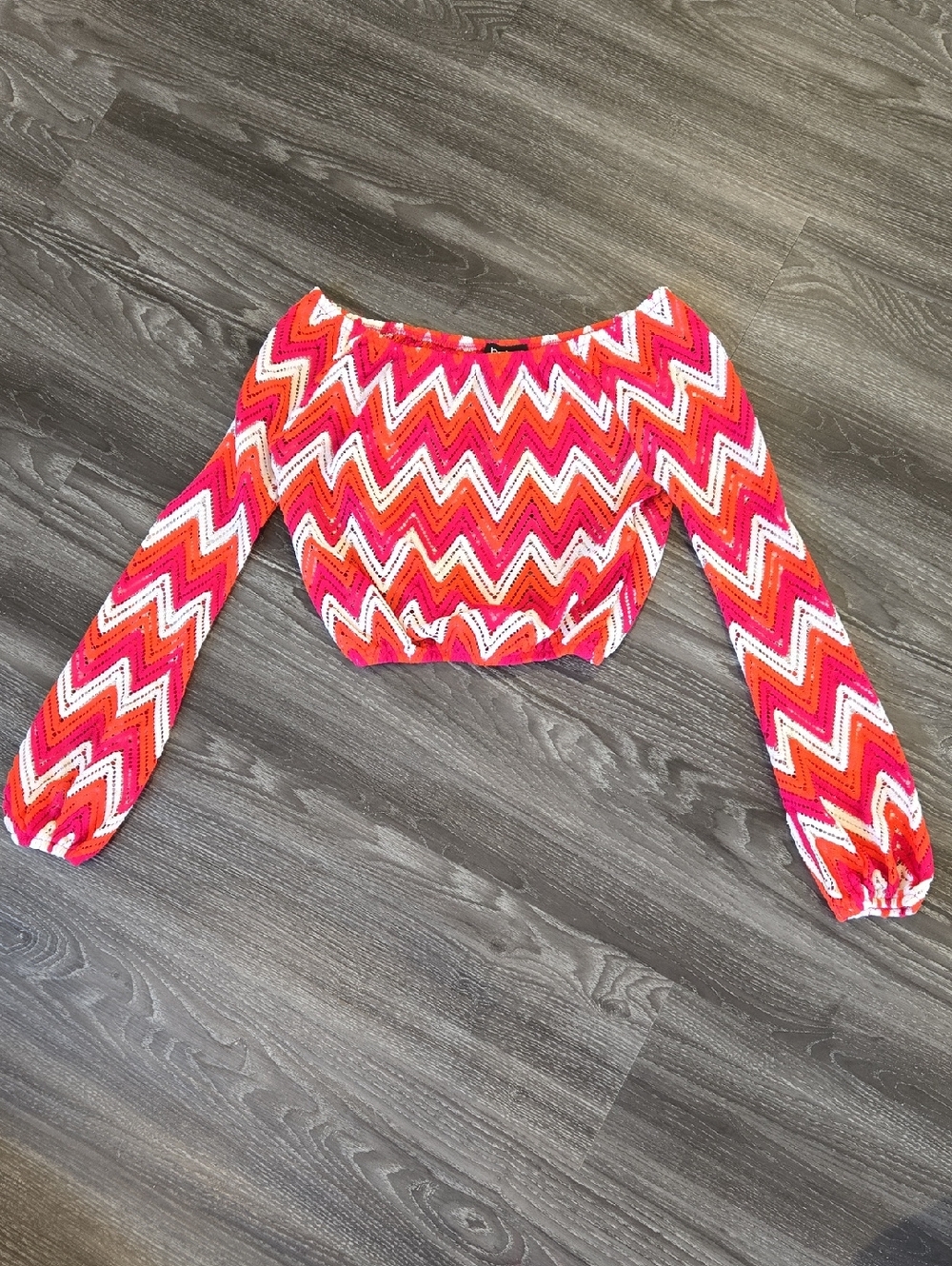 bebe knit cropped top Long Sleeve Shirt Bright Multi Colored Pattern XXS